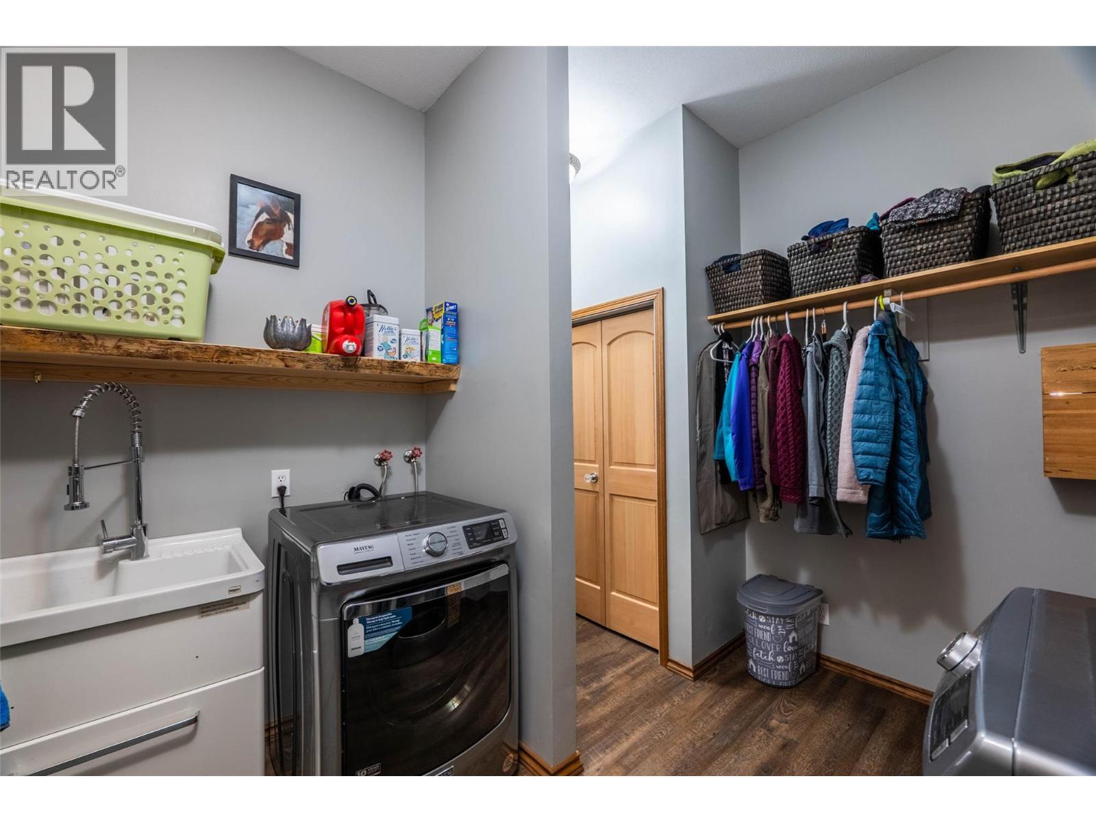 6158 Redfish Road, Nelson, BC