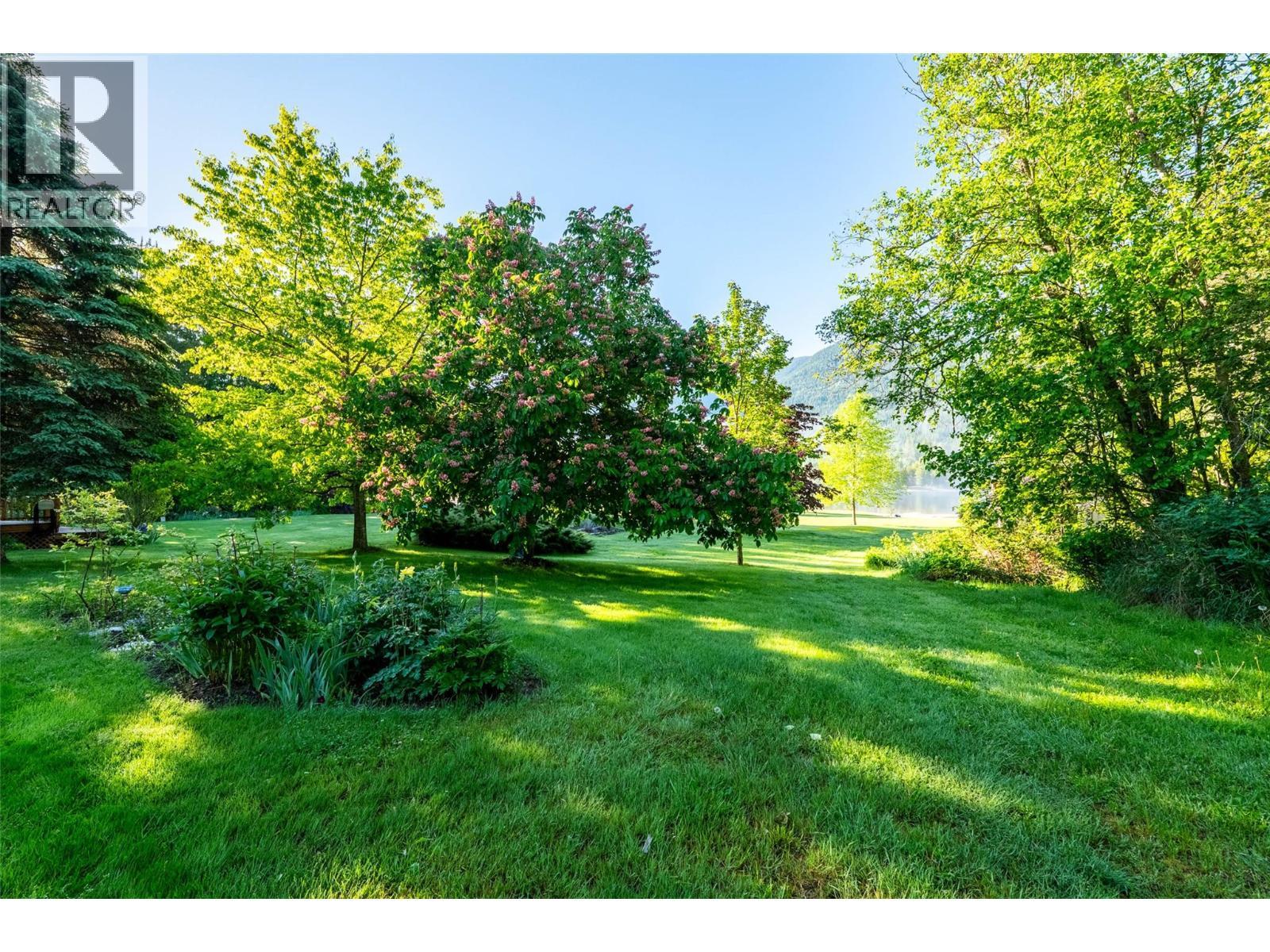 6158 Redfish Road, Nelson, BC
