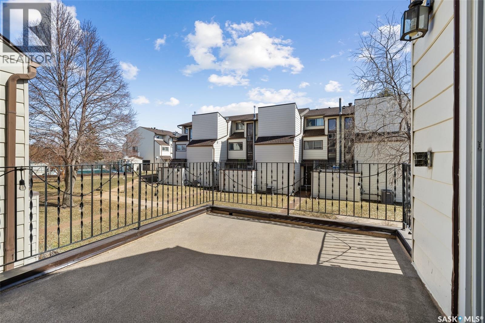 5064 10Th Avenue, Regina, SK - Outdoor