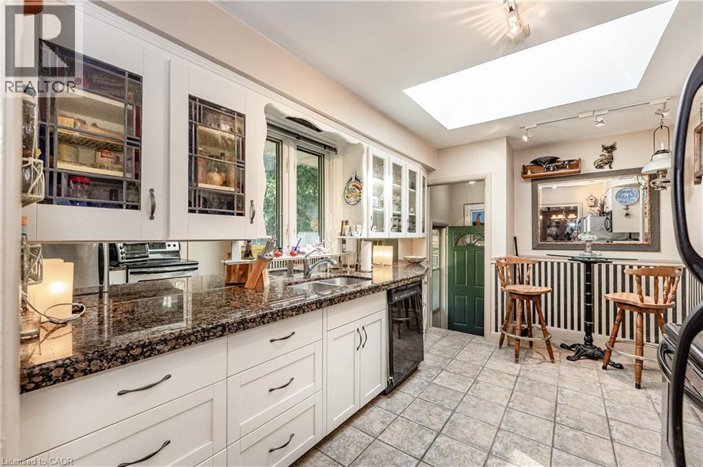 Kitchen - 557 Stillwater Crescent, Burlington, ON - Indoor