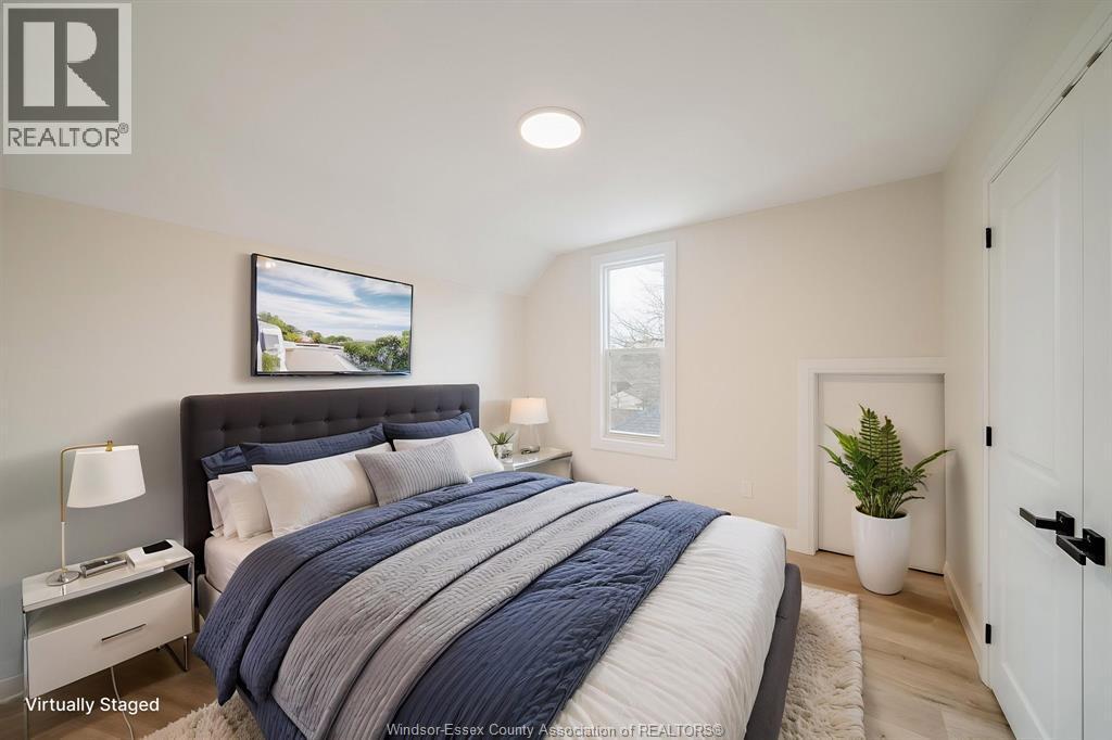 151 Curry Ave, Windsor, ON - Indoor Photo Showing Bedroom