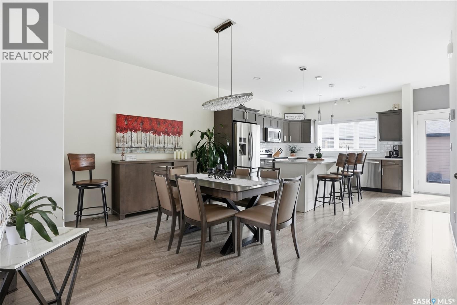 118 3Rd Street E, Saskatoon, SK - Indoor Photo Showing Dining Room