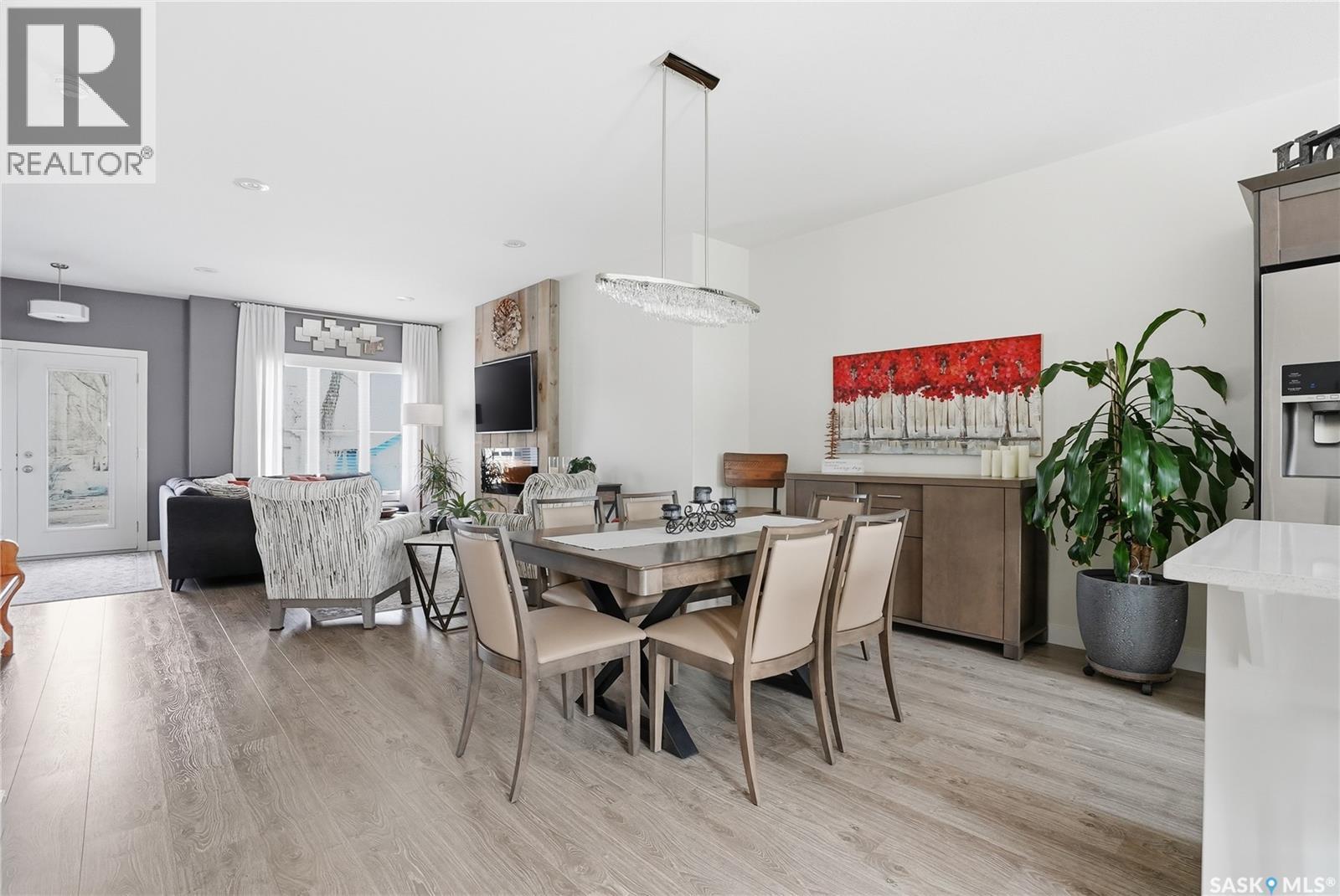 118 3Rd Street E, Saskatoon, SK - Indoor Photo Showing Dining Room