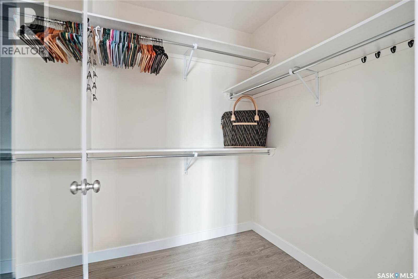 118 3Rd Street E, Saskatoon, SK - Indoor With Storage