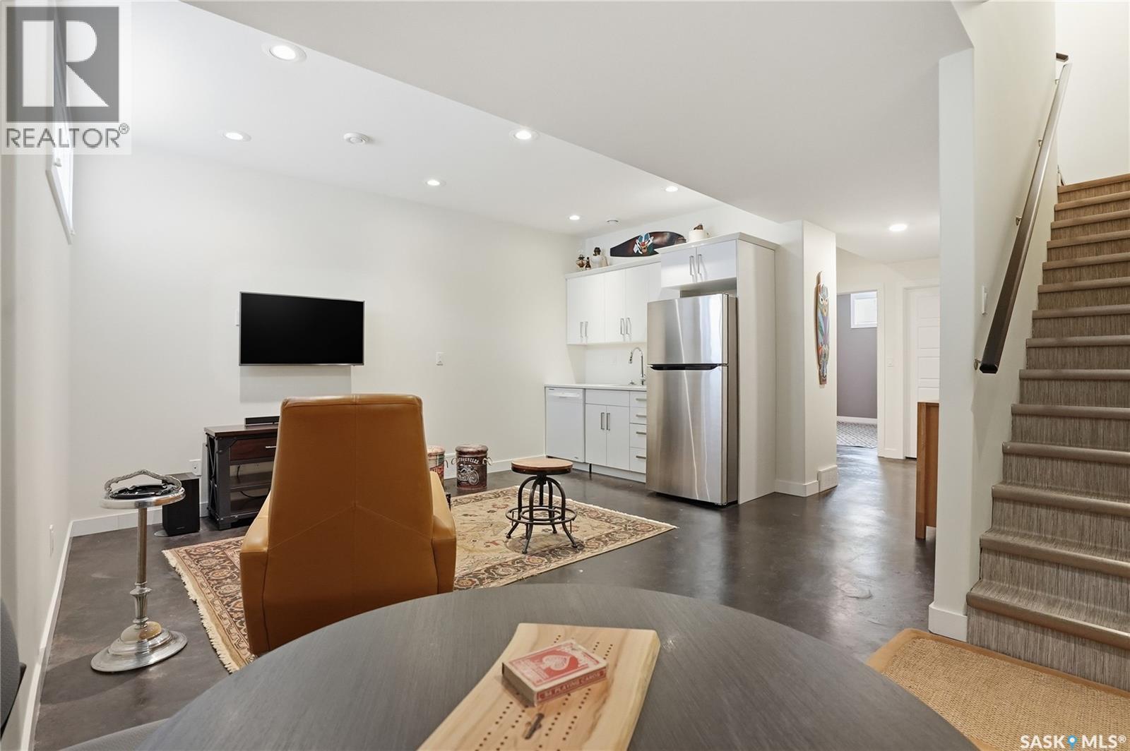 118 3Rd Street E, Saskatoon, SK - Indoor