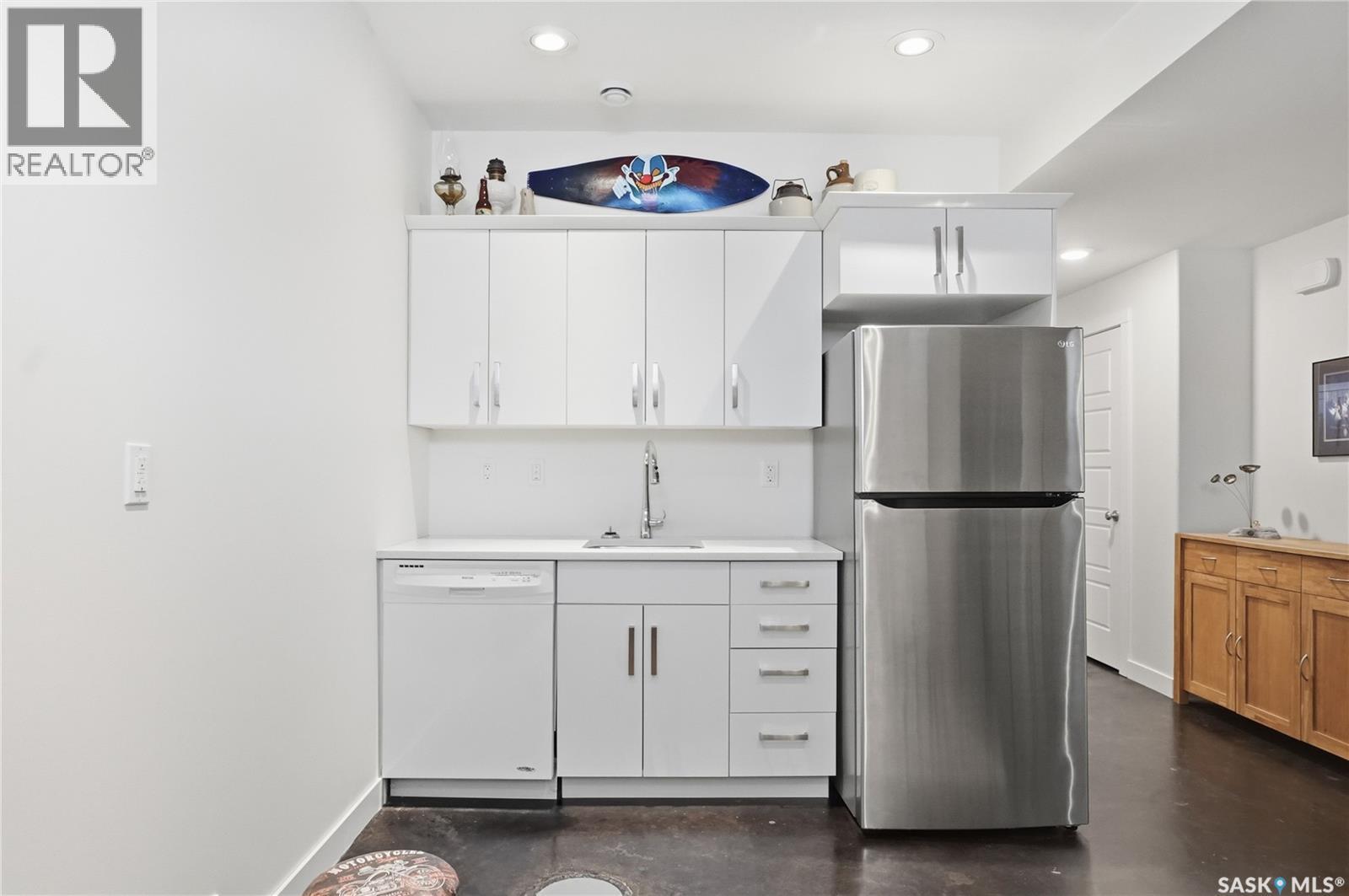 118 3Rd Street E, Saskatoon, SK - Indoor Photo Showing Kitchen