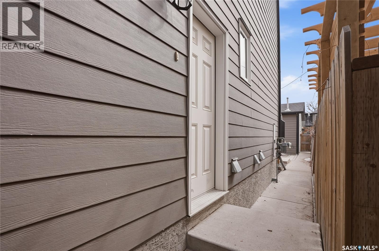 118 3Rd Street E, Saskatoon, SK - Outdoor With Exterior
