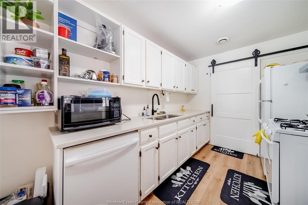 3567 King Street, Windsor, ON - Indoor