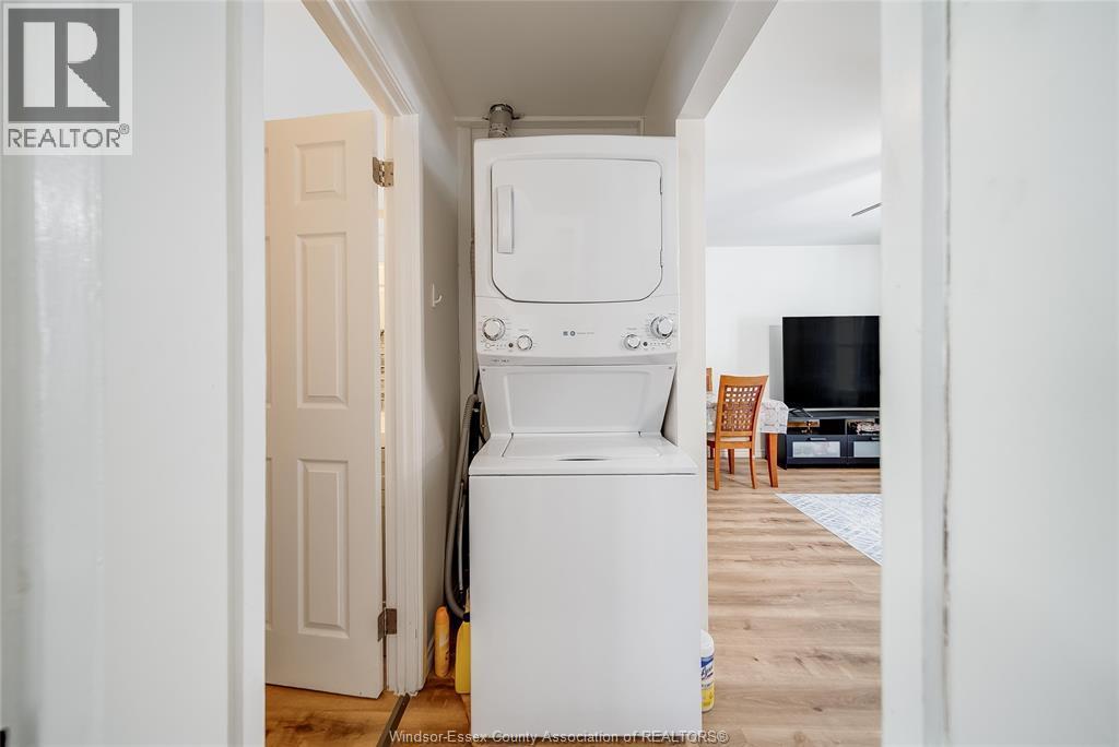 3567 King Street, Windsor, ON - Indoor Photo Showing Laundry Room