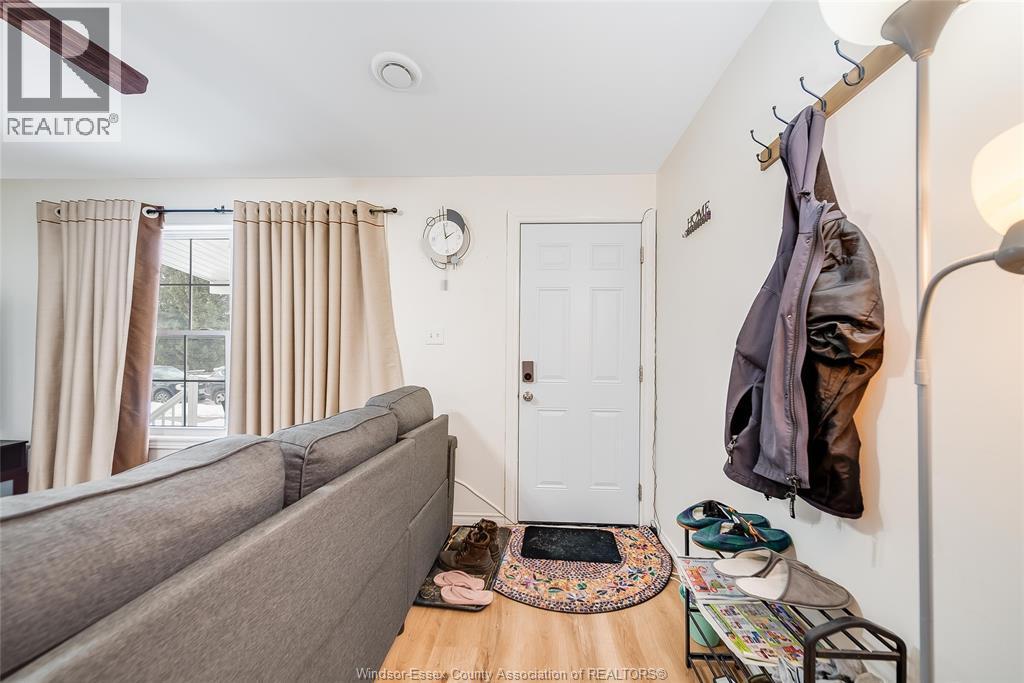 3567 King Street, Windsor, ON - Indoor