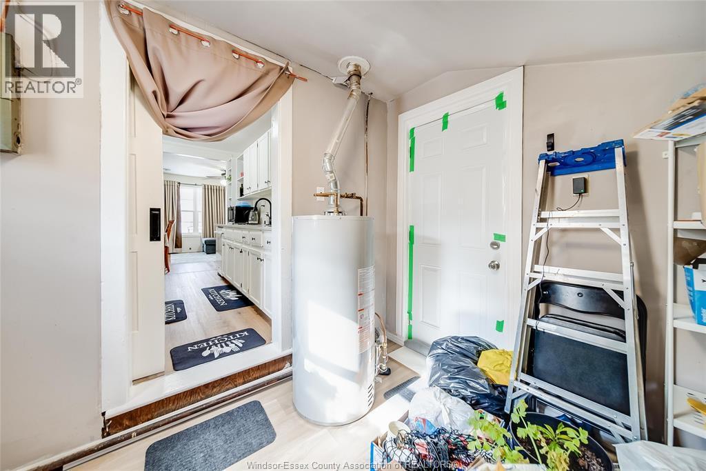 3567 King Street, Windsor, ON - Indoor