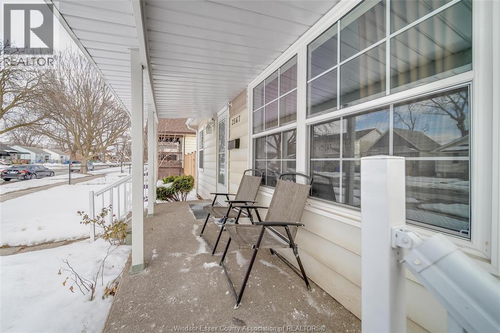 3567 King Street, Windsor, ON - Outdoor