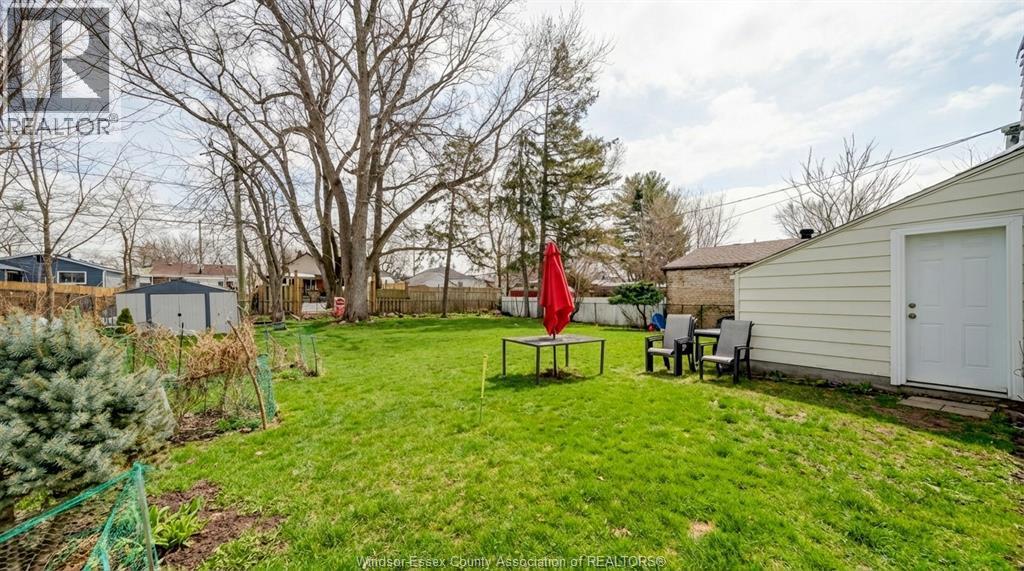 3567 King Street, Windsor, ON - Outdoor