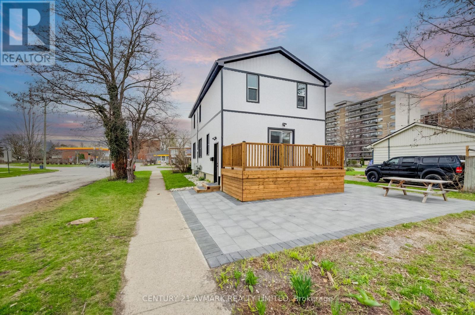 336 Geneva Street, St. Catharines (Fairview), ON - Outdoor With Deck Patio Veranda