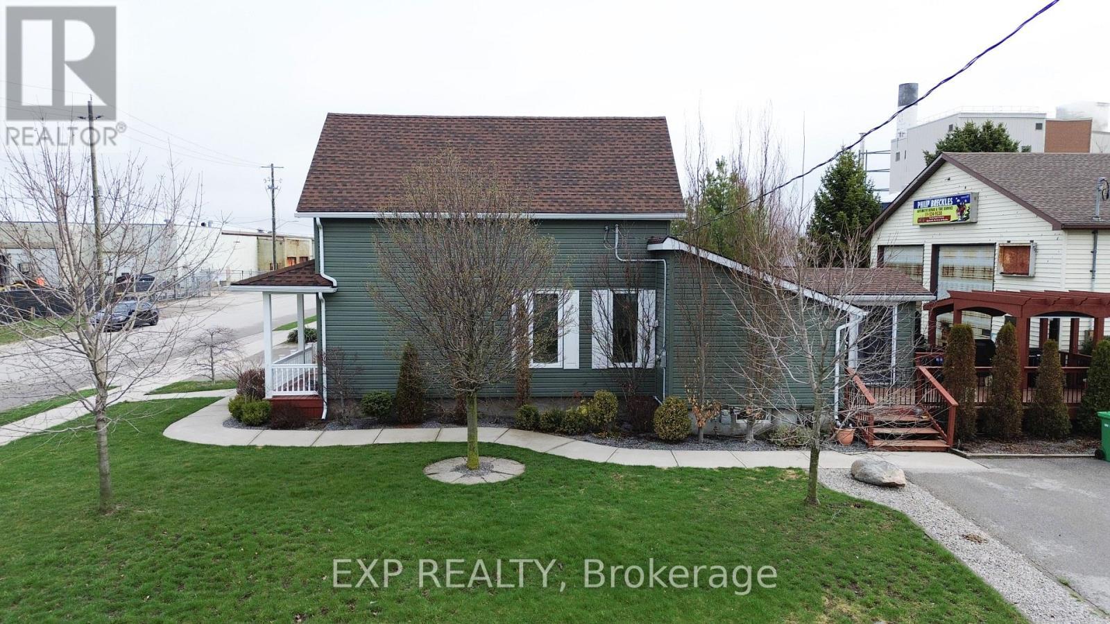 232 Oxford Street, Goderich, ON - Outdoor