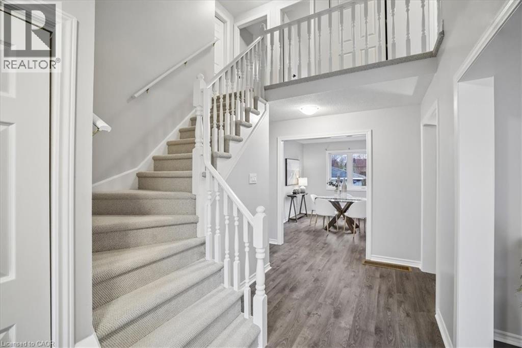 2208 Melissa Crescent, Burlington, ON - Indoor Photo Showing Other Room