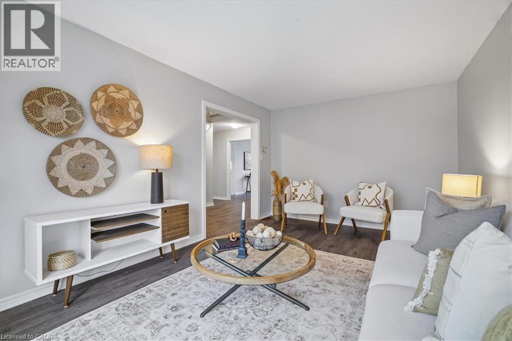 2208 Melissa Crescent, Burlington, ON - Indoor Photo Showing Living Room