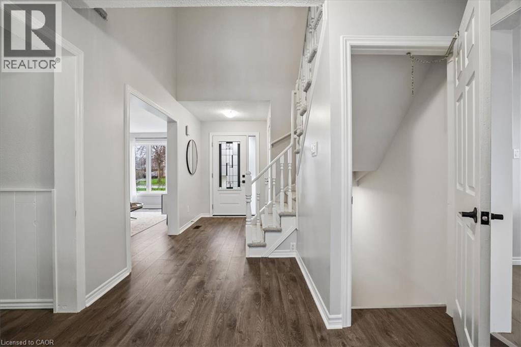2208 Melissa Crescent, Burlington, ON - Indoor Photo Showing Other Room