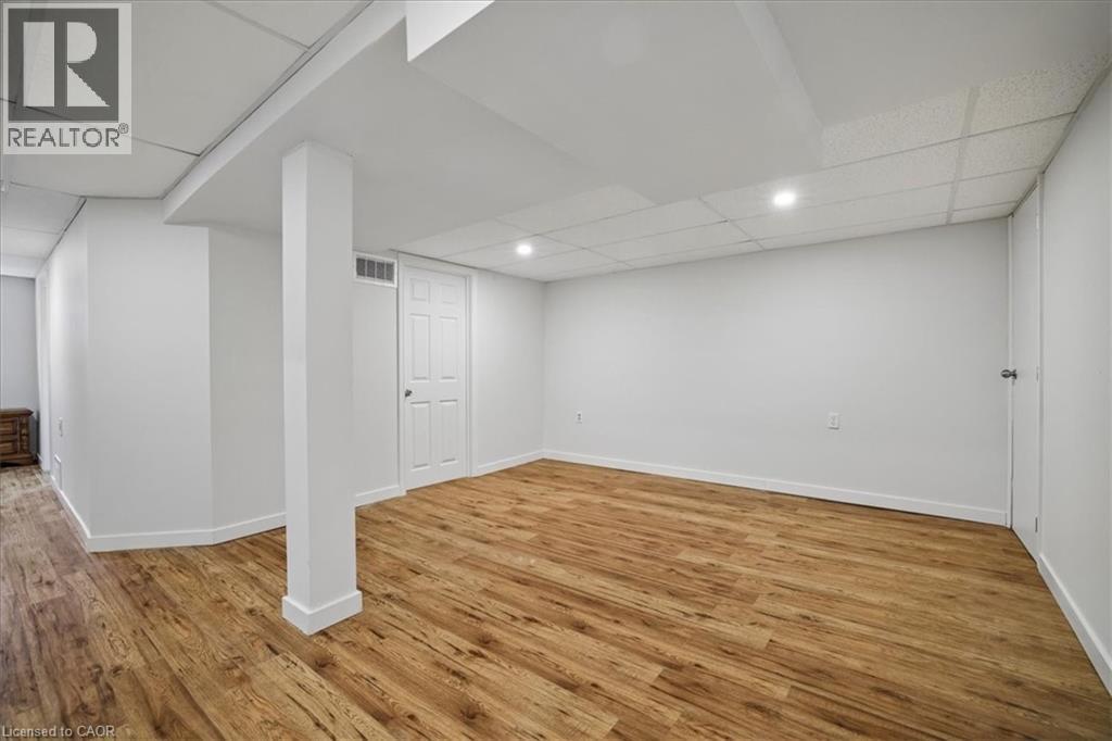 2208 Melissa Crescent, Burlington, ON - Indoor