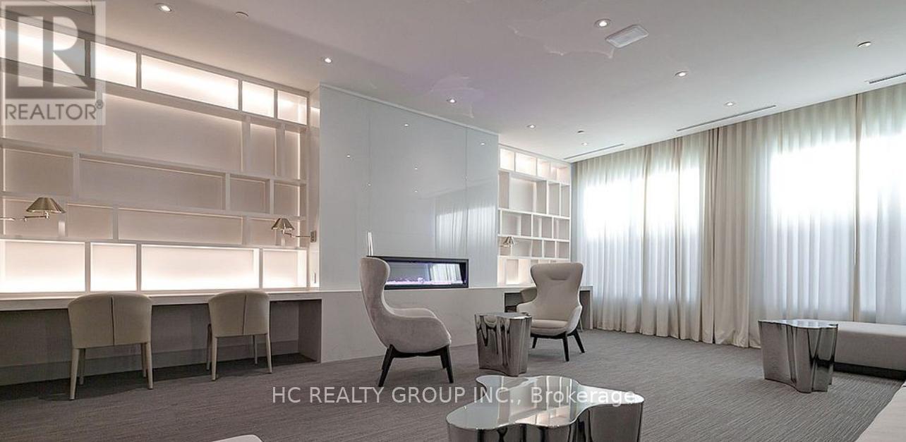 607 - 396 Highway 7 Avenue E, Richmond Hill, ON - Indoor