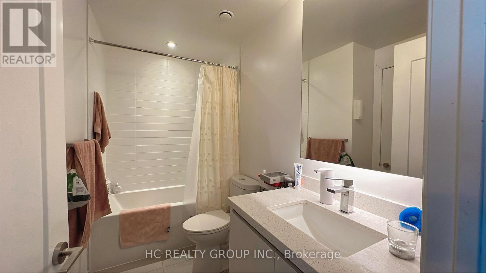 607 - 396 Highway 7 Avenue E, Richmond Hill, ON - Indoor Photo Showing Bathroom