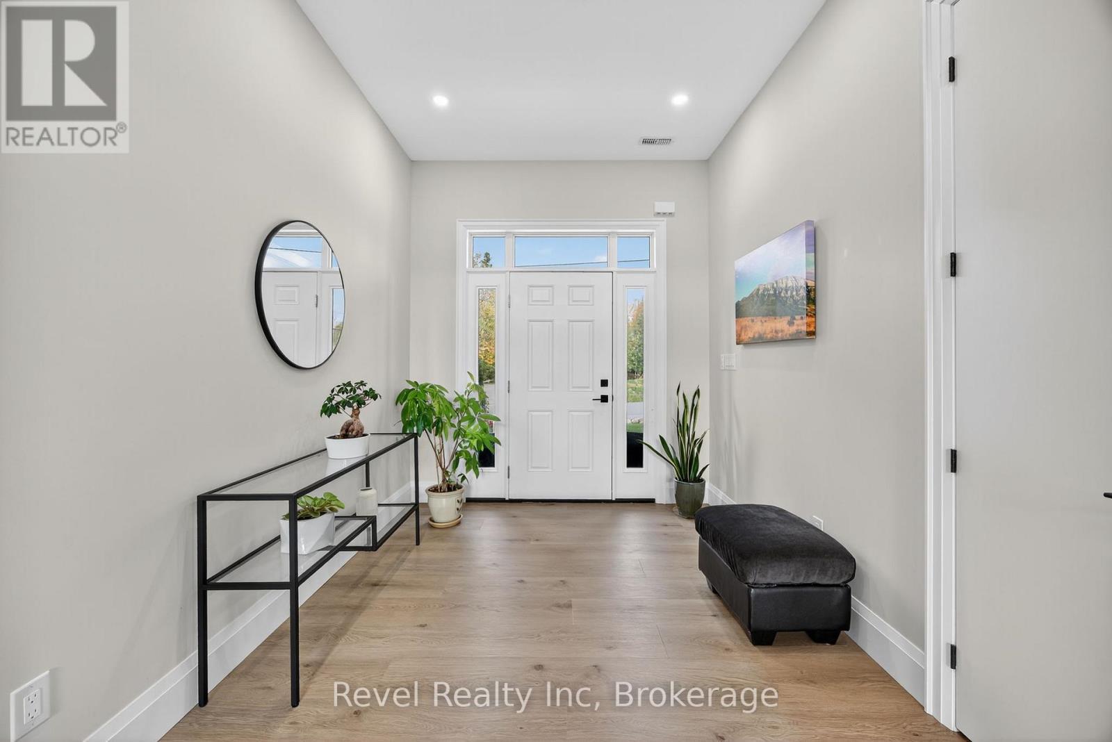 2 Seguin Crescent, Tiny, ON - Indoor Photo Showing Other Room