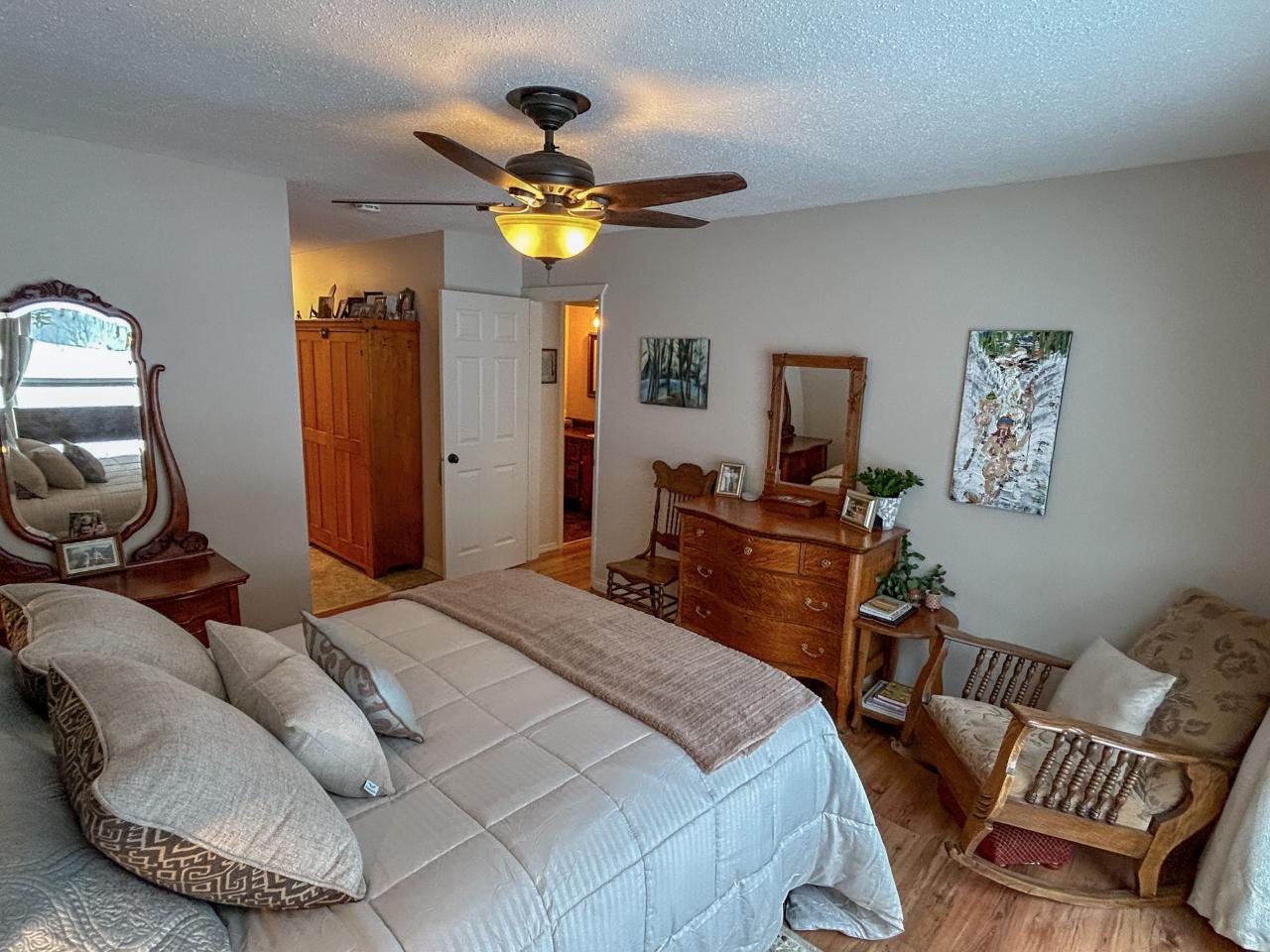122/124-1051 Gerry Sorensen Way, Kimberley, BC - Indoor Photo Showing Bedroom