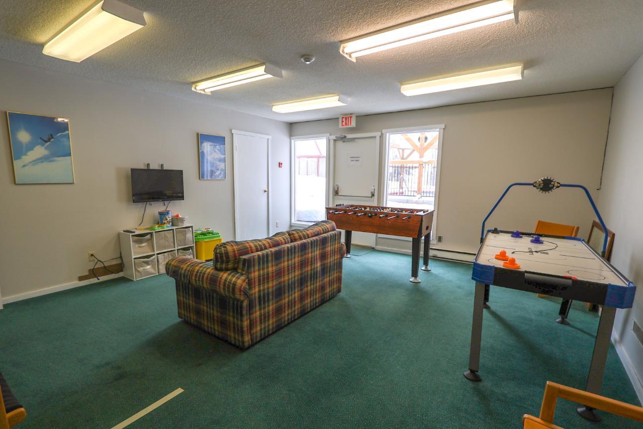 122/124-1051 Gerry Sorensen Way, Kimberley, BC - Indoor Photo Showing Other Room
