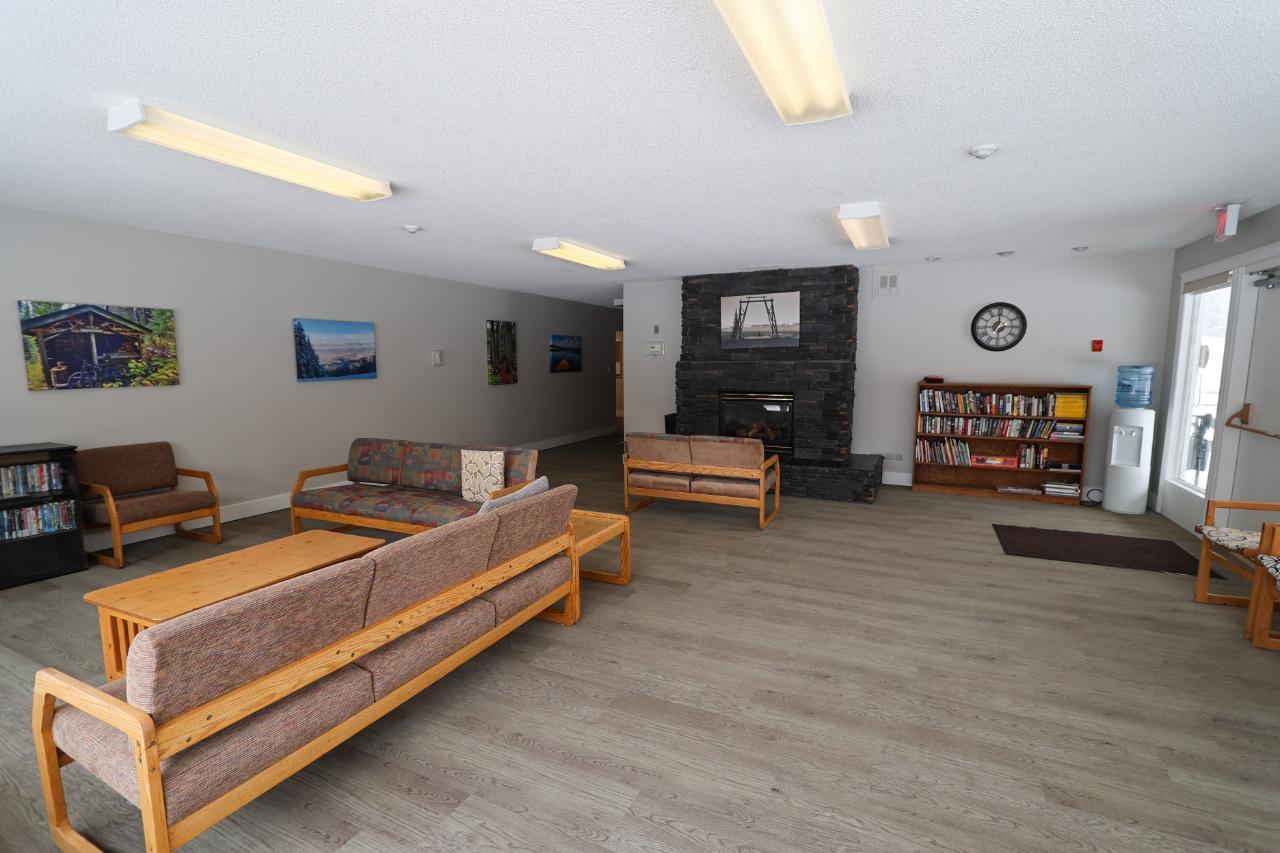 122/124-1051 Gerry Sorensen Way, Kimberley, BC - Indoor