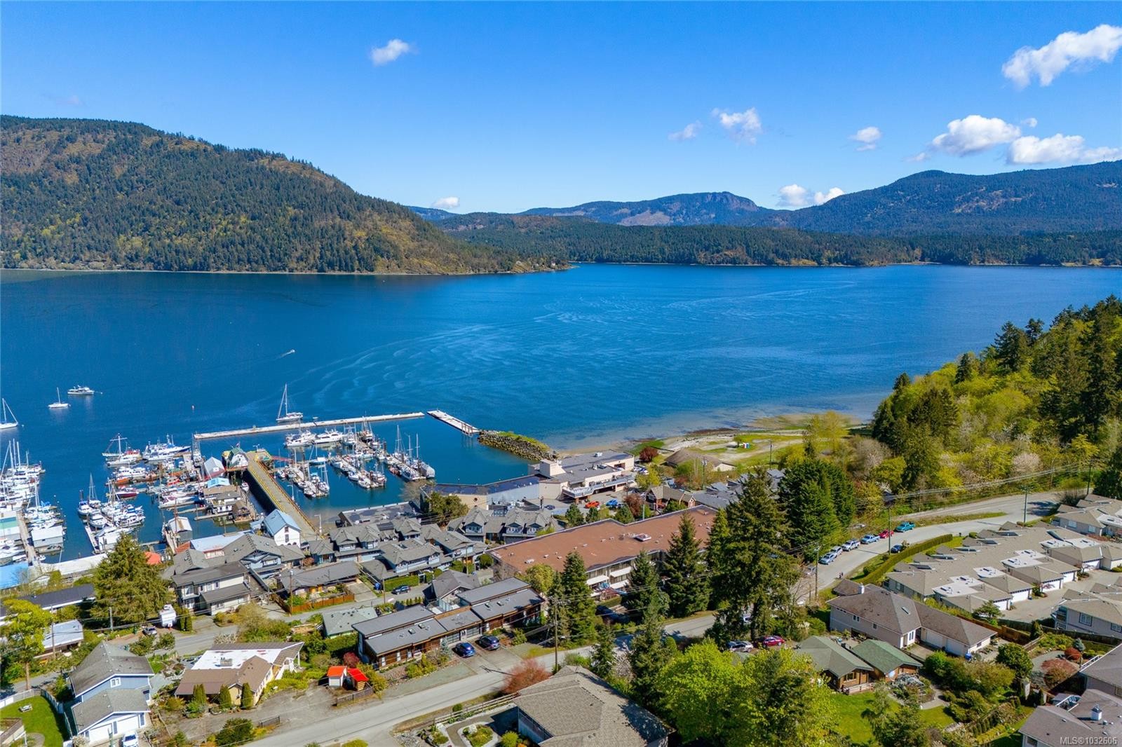#204-1715 Pritchard St, Cowichan Bay, BC