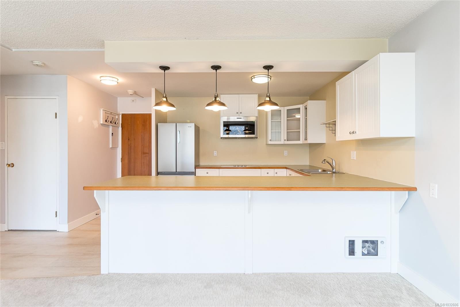 #204-1715 Pritchard St, Cowichan Bay, BC