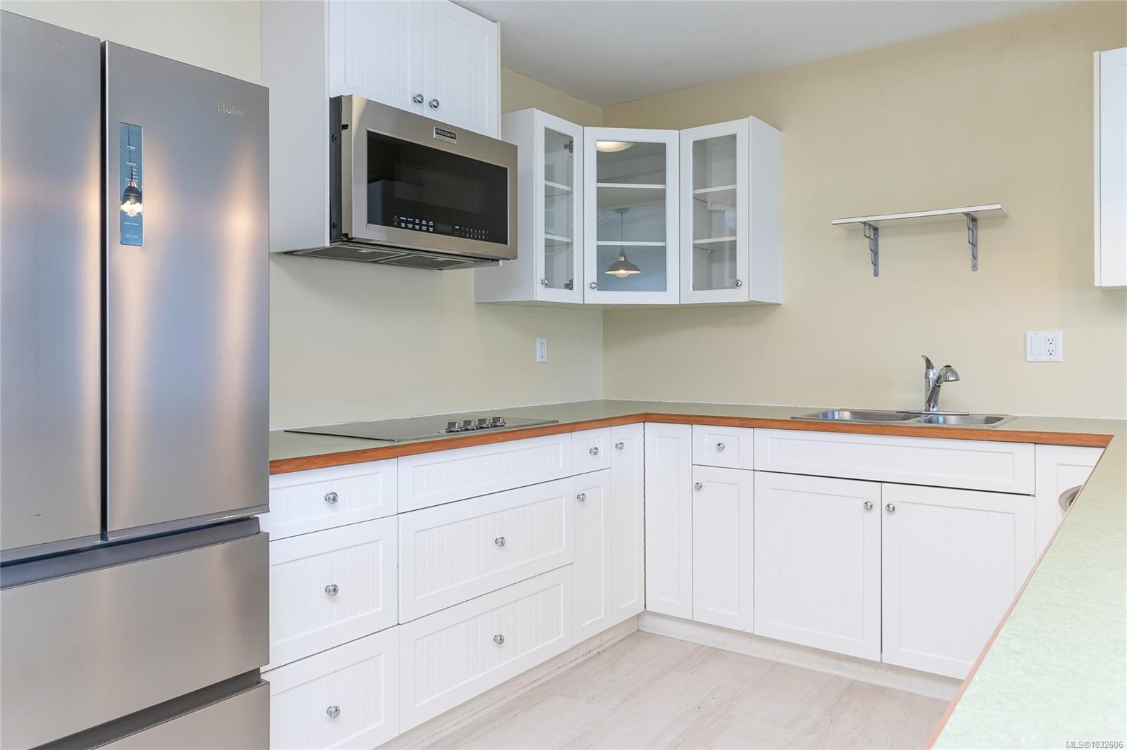 #204-1715 Pritchard St, Cowichan Bay, BC