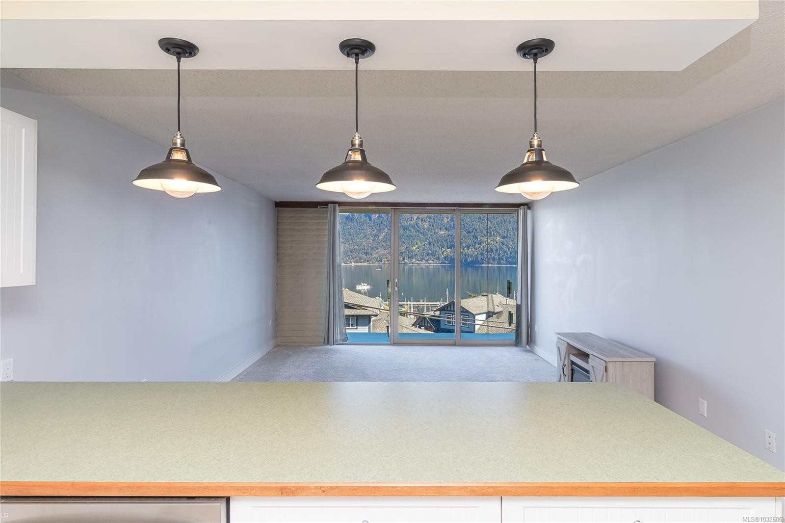 #204-1715 Pritchard St, Cowichan Bay, BC