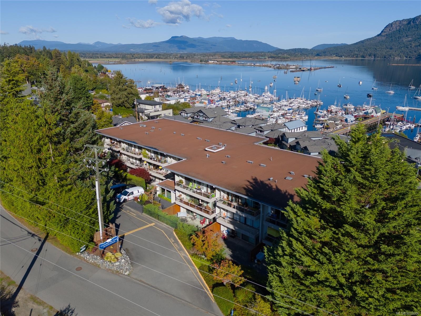 #204-1715 Pritchard St, Cowichan Bay, BC