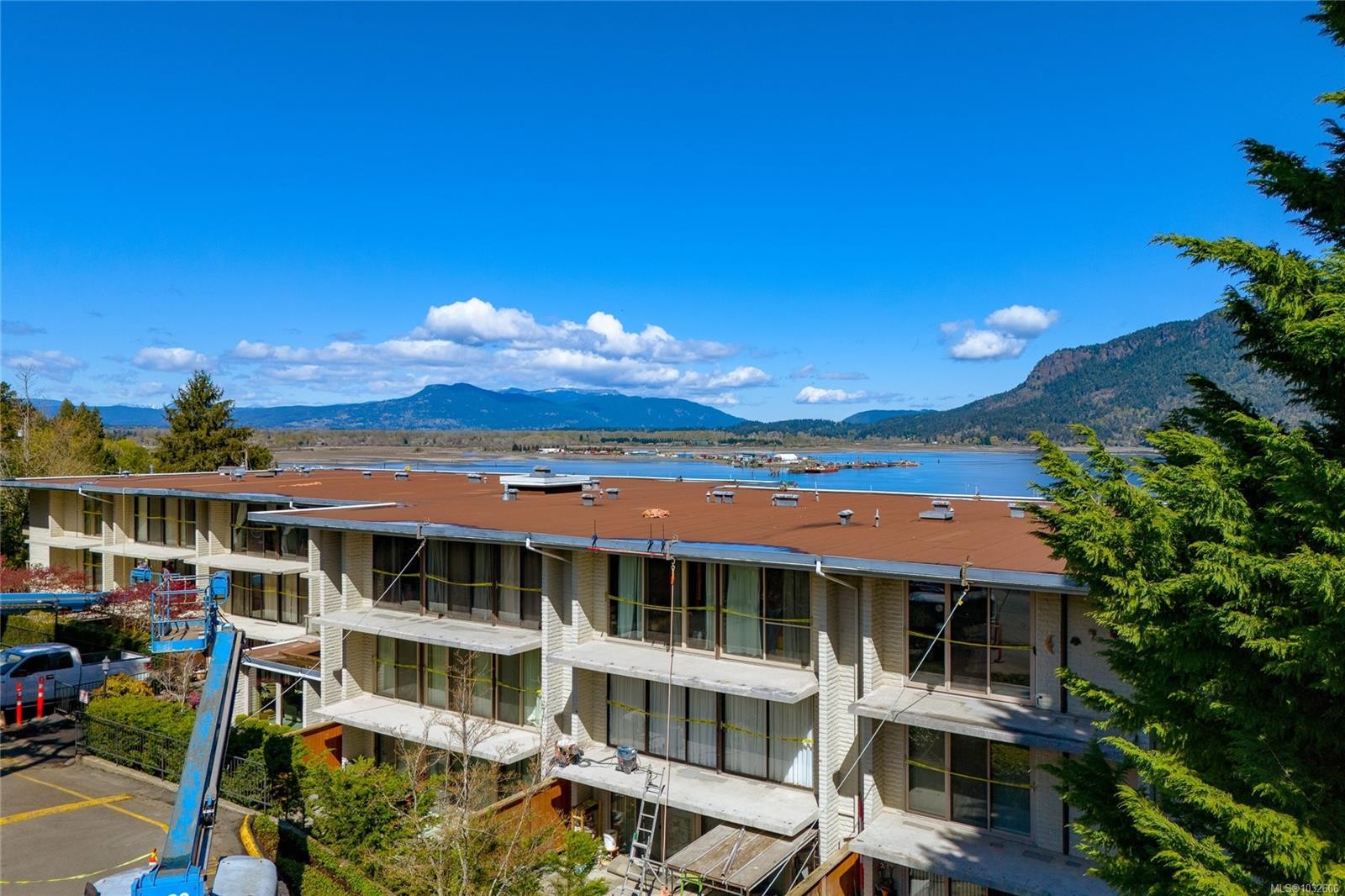 #204-1715 Pritchard St, Cowichan Bay, BC