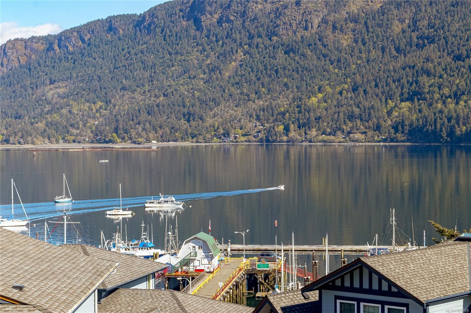 #204-1715 Pritchard St, Cowichan Bay, BC
