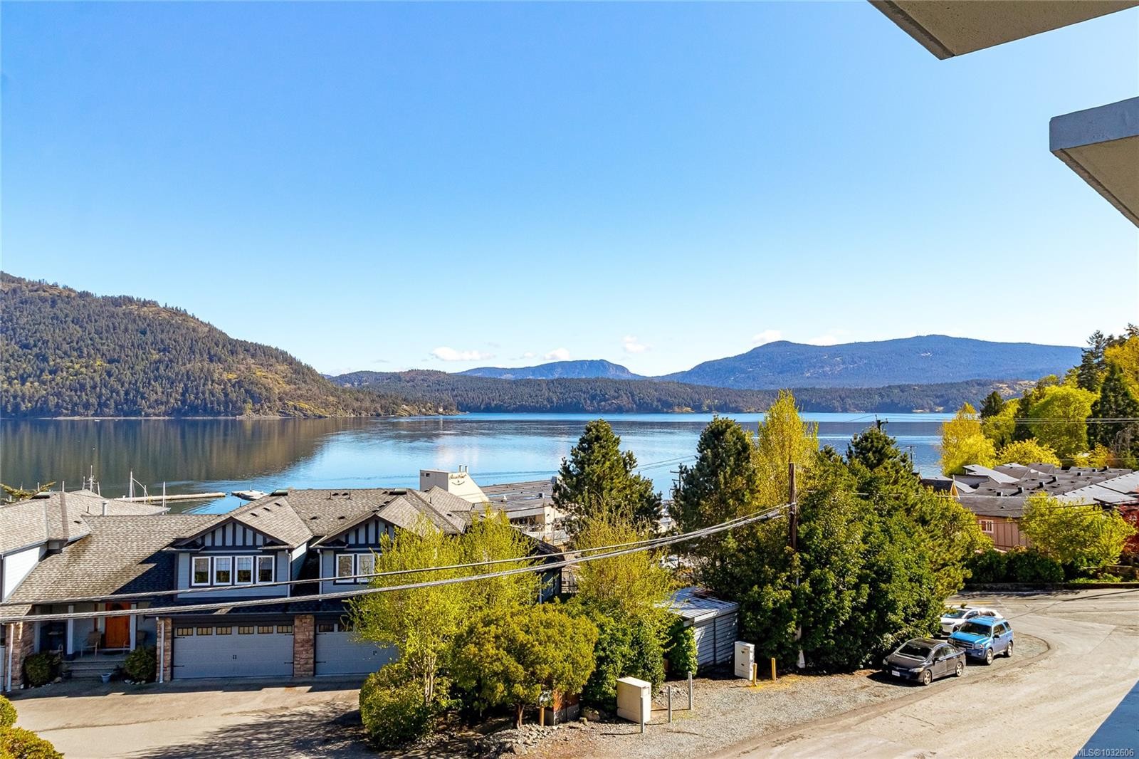 #204-1715 Pritchard St, Cowichan Bay, BC