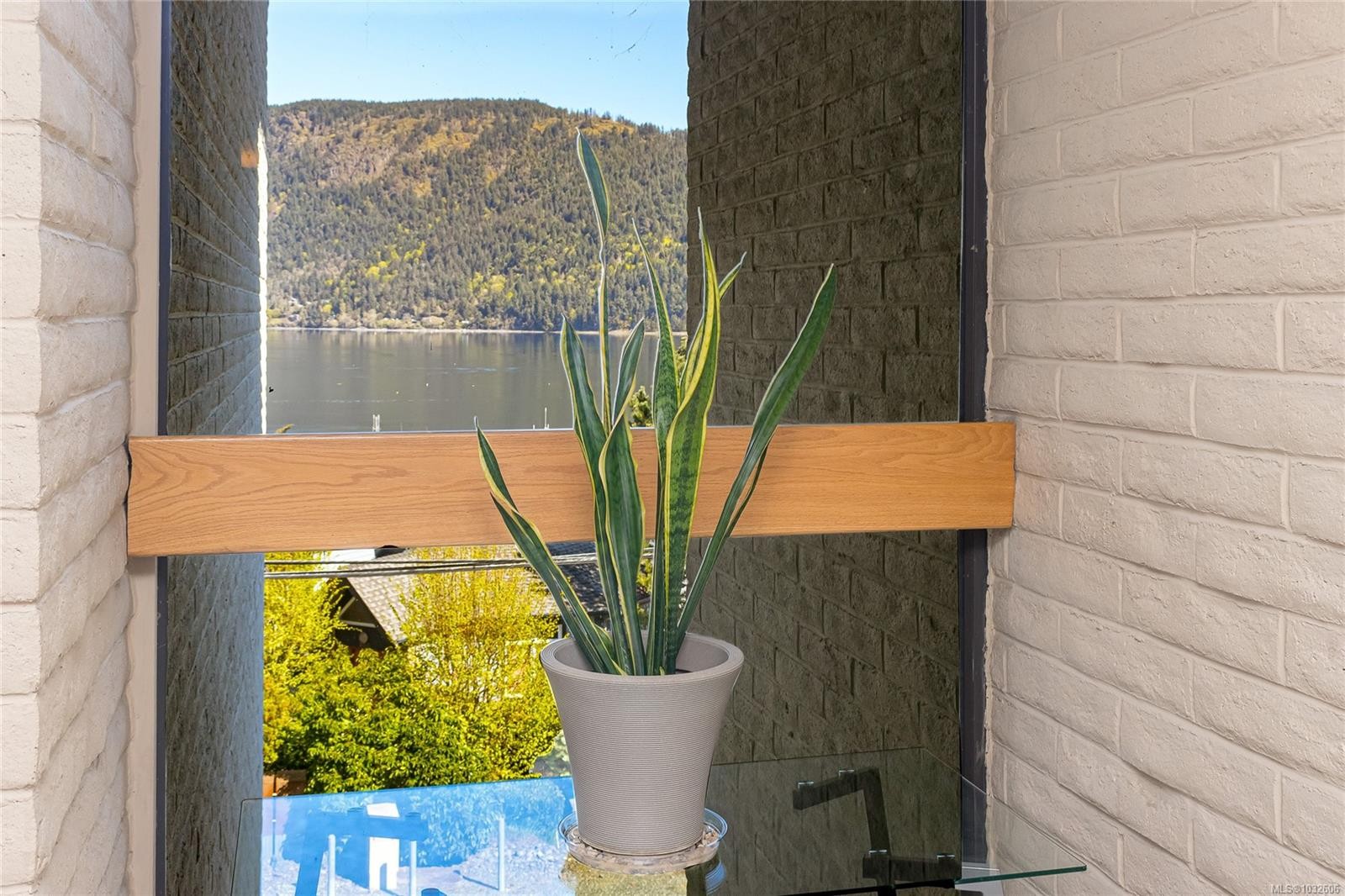 #204-1715 Pritchard St, Cowichan Bay, BC