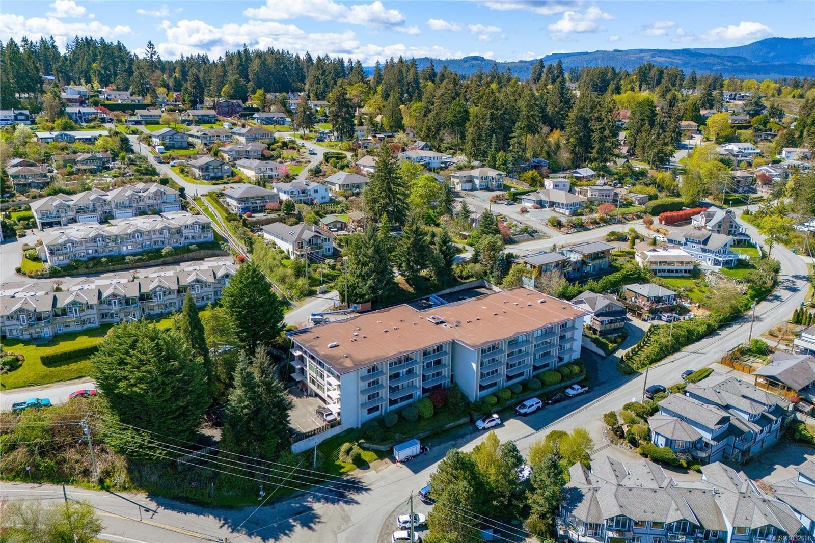 #204-1715 Pritchard St, Cowichan Bay, BC