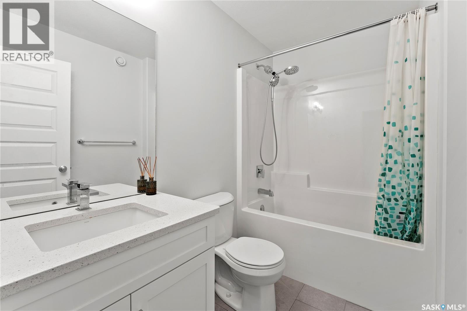 304 Pepper Place, Saskatoon, SK - Indoor Photo Showing Bathroom