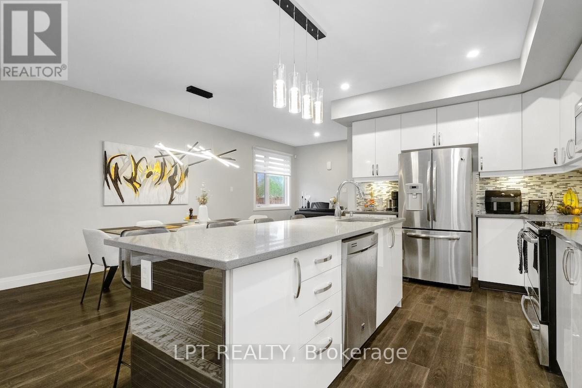 319 Glynn Avenue, Ottawa, ON - Indoor Photo Showing Kitchen With Upgraded Kitchen