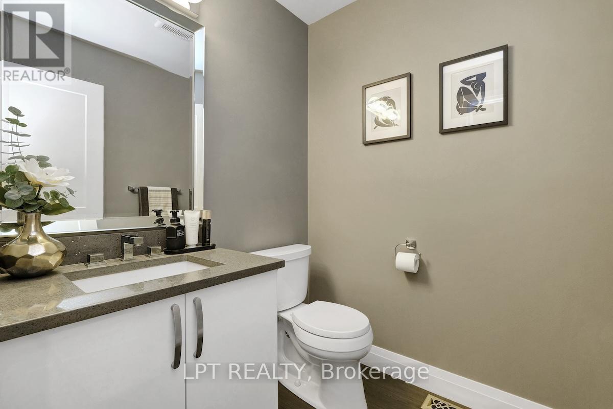 319 Glynn Avenue, Ottawa, ON - Indoor Photo Showing Bathroom