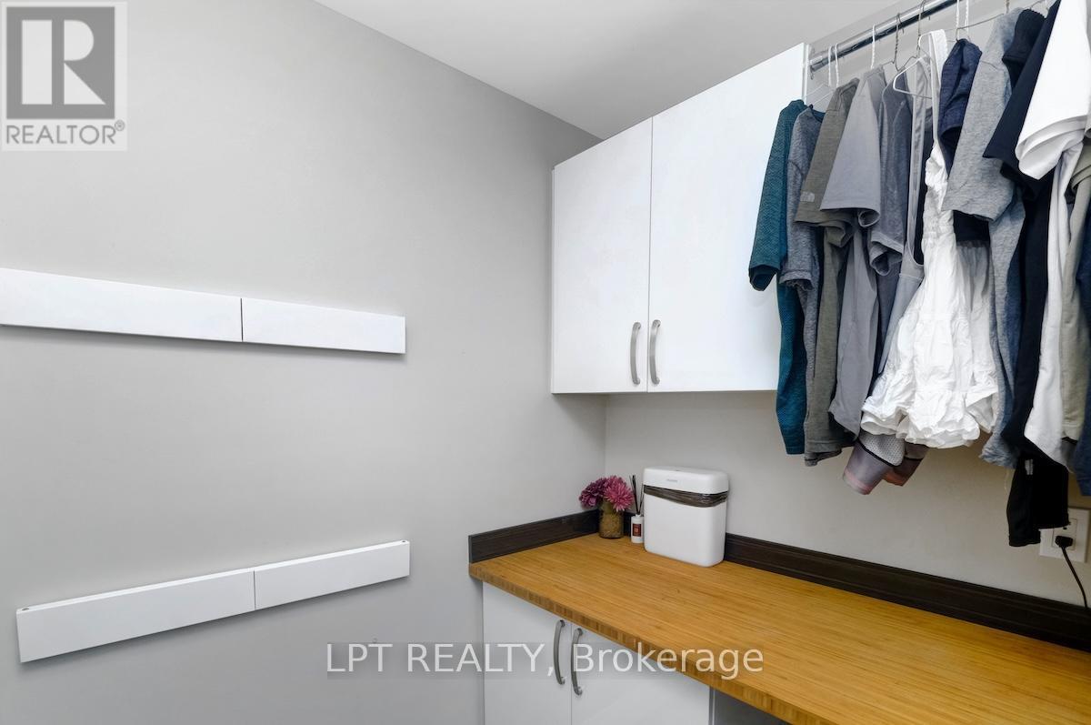 319 Glynn Avenue, Ottawa, ON - Indoor With Storage