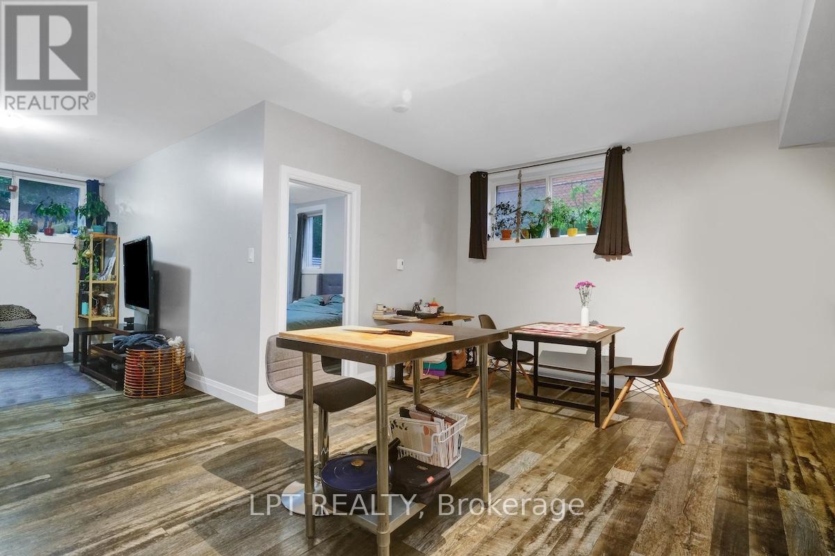 319 Glynn Avenue, Ottawa, ON - Indoor Photo Showing Other Room
