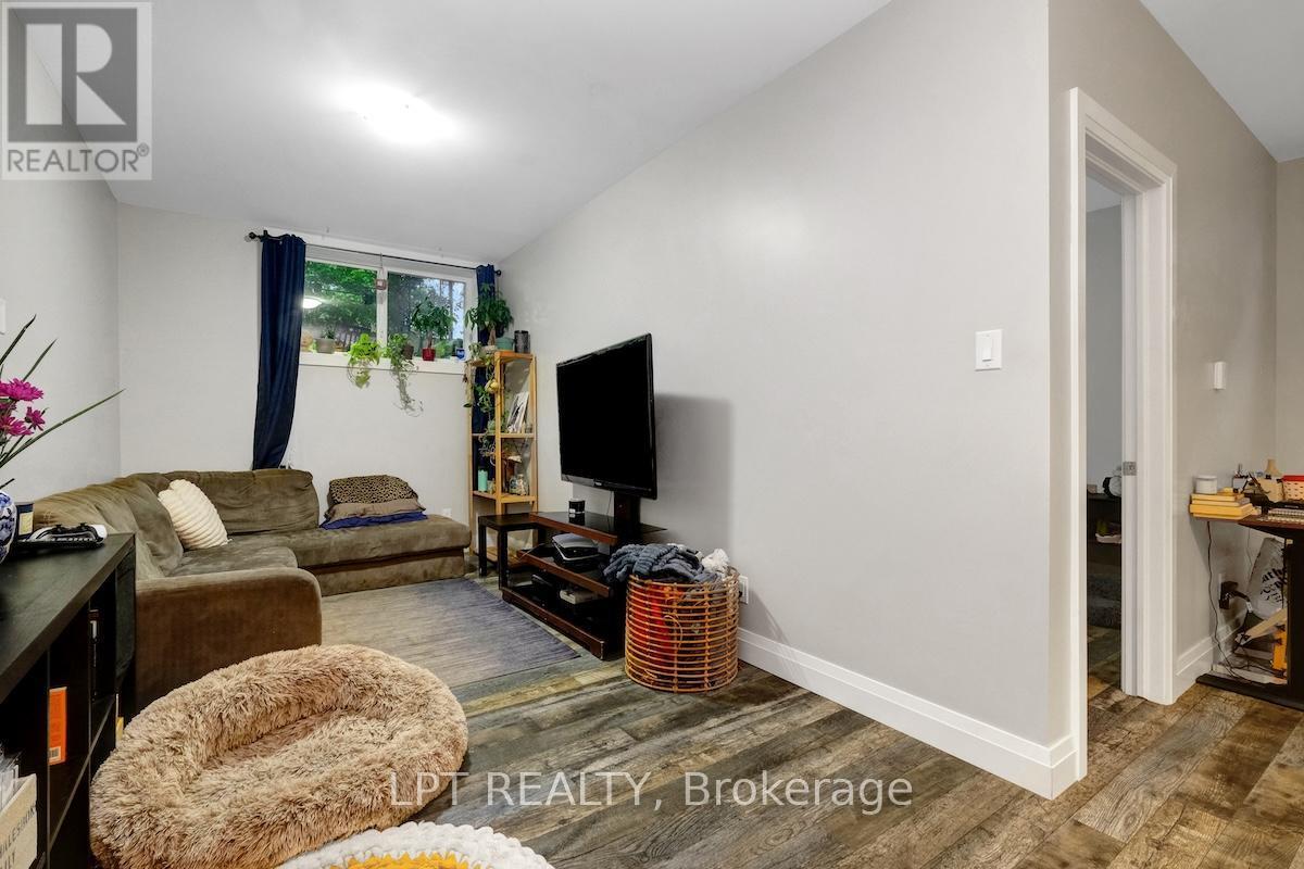 319 Glynn Avenue, Ottawa, ON - Indoor