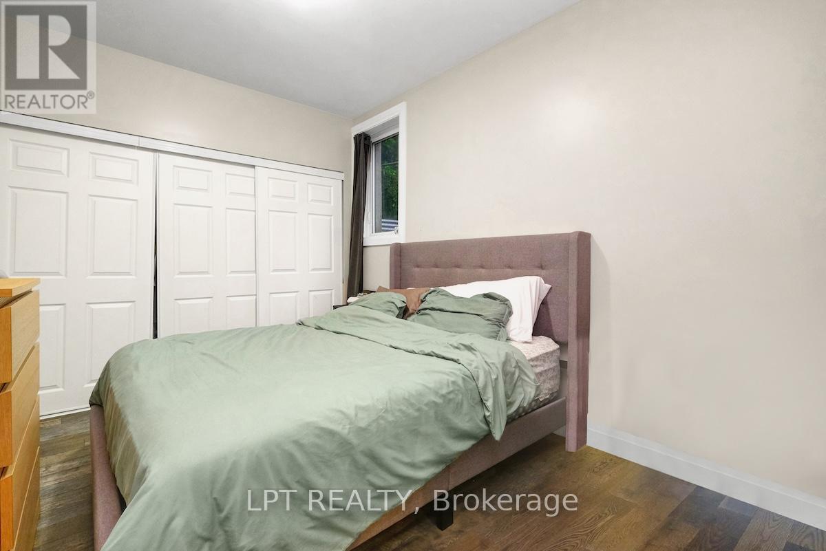 319 Glynn Avenue, Ottawa, ON - Indoor Photo Showing Bedroom