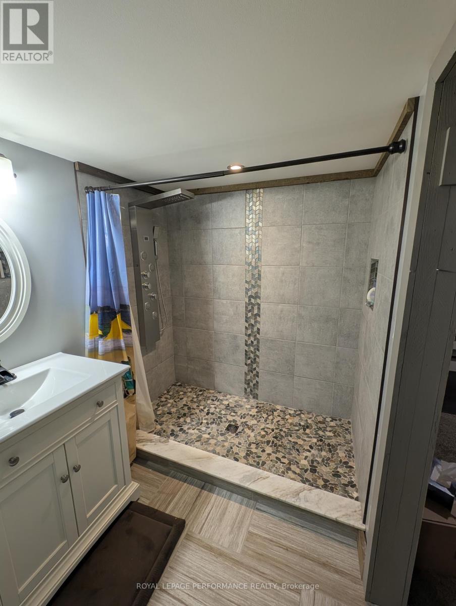 3 Pc Bathroom in Basement. - 320 Baldwin Avenue, Cornwall, ON - Indoor Photo Showing Bathroom