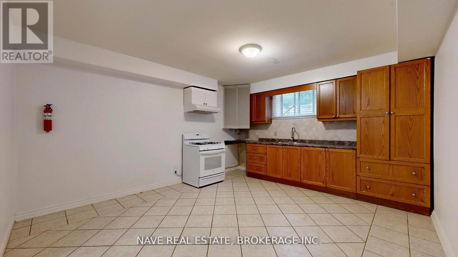 9747 Bathurst Street, Richmond Hill, ON