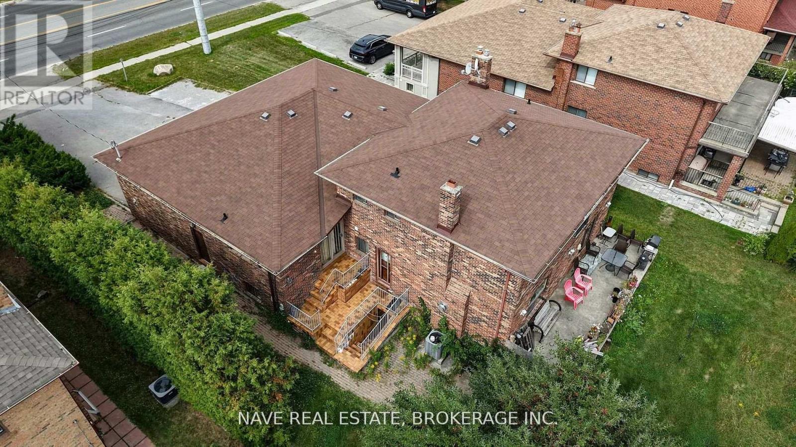 9747 Bathurst Street, Richmond Hill, ON