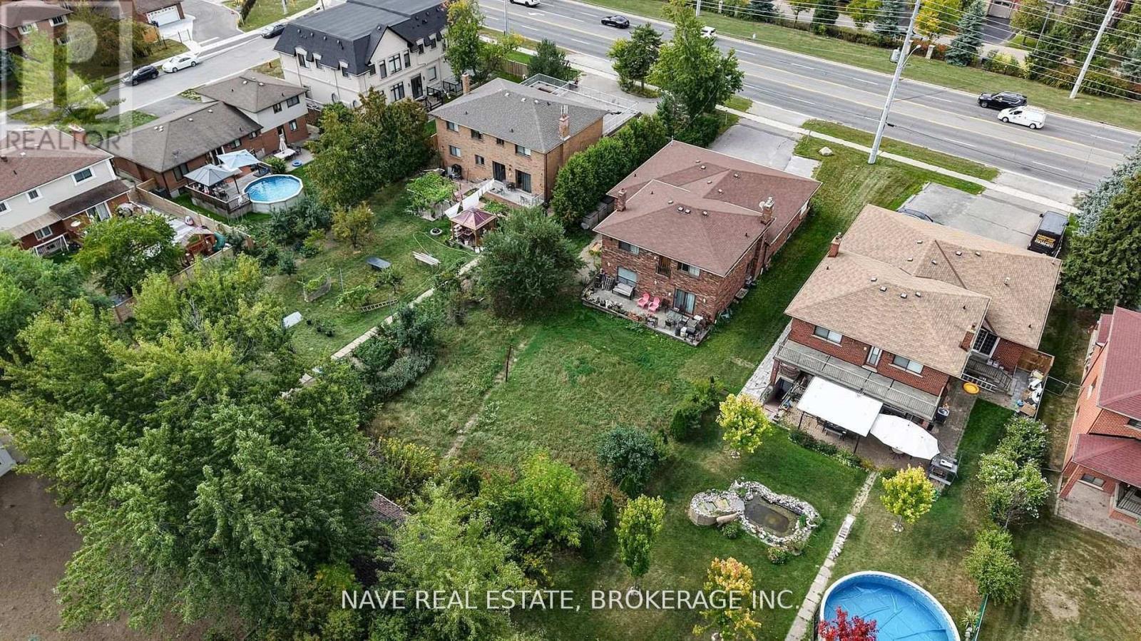 9747 Bathurst Street, Richmond Hill, ON - Outdoor With View